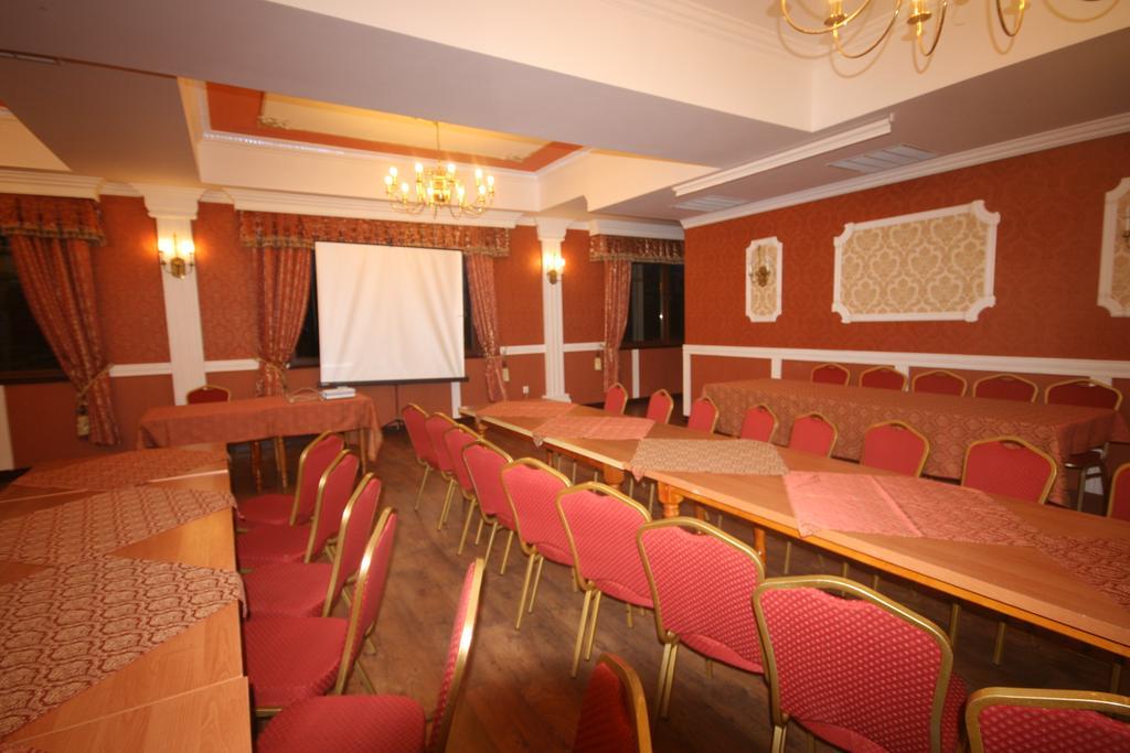 Dwor Ostoia Hotel Rymanow Exterior photo